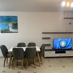 Xh&S Apartment
