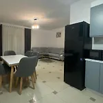 Xh&S Apartment